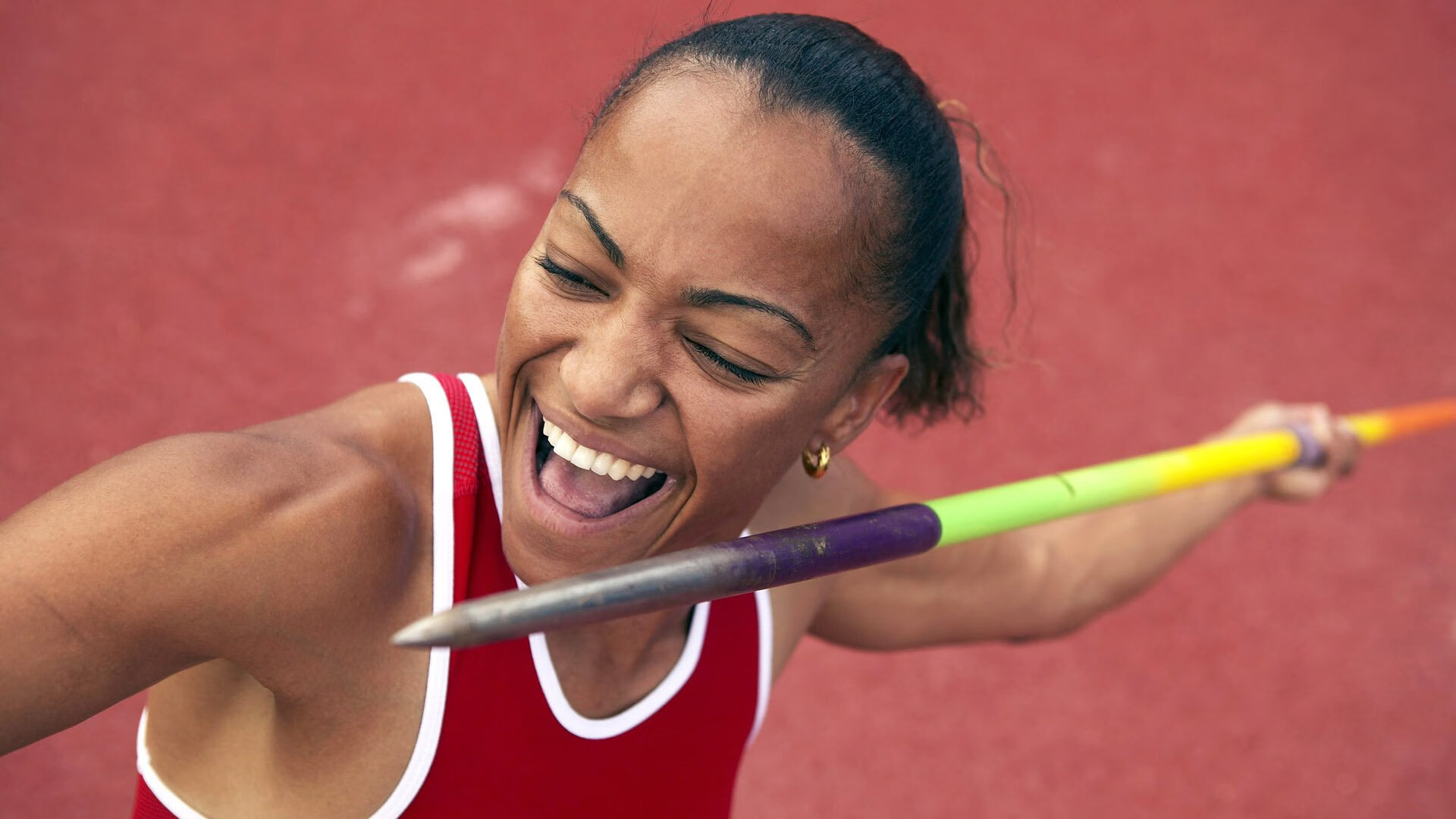 吉尔吉斯斯坦女将自由泳展现速度优势,吉尔吉斯斯坦游泳运动员