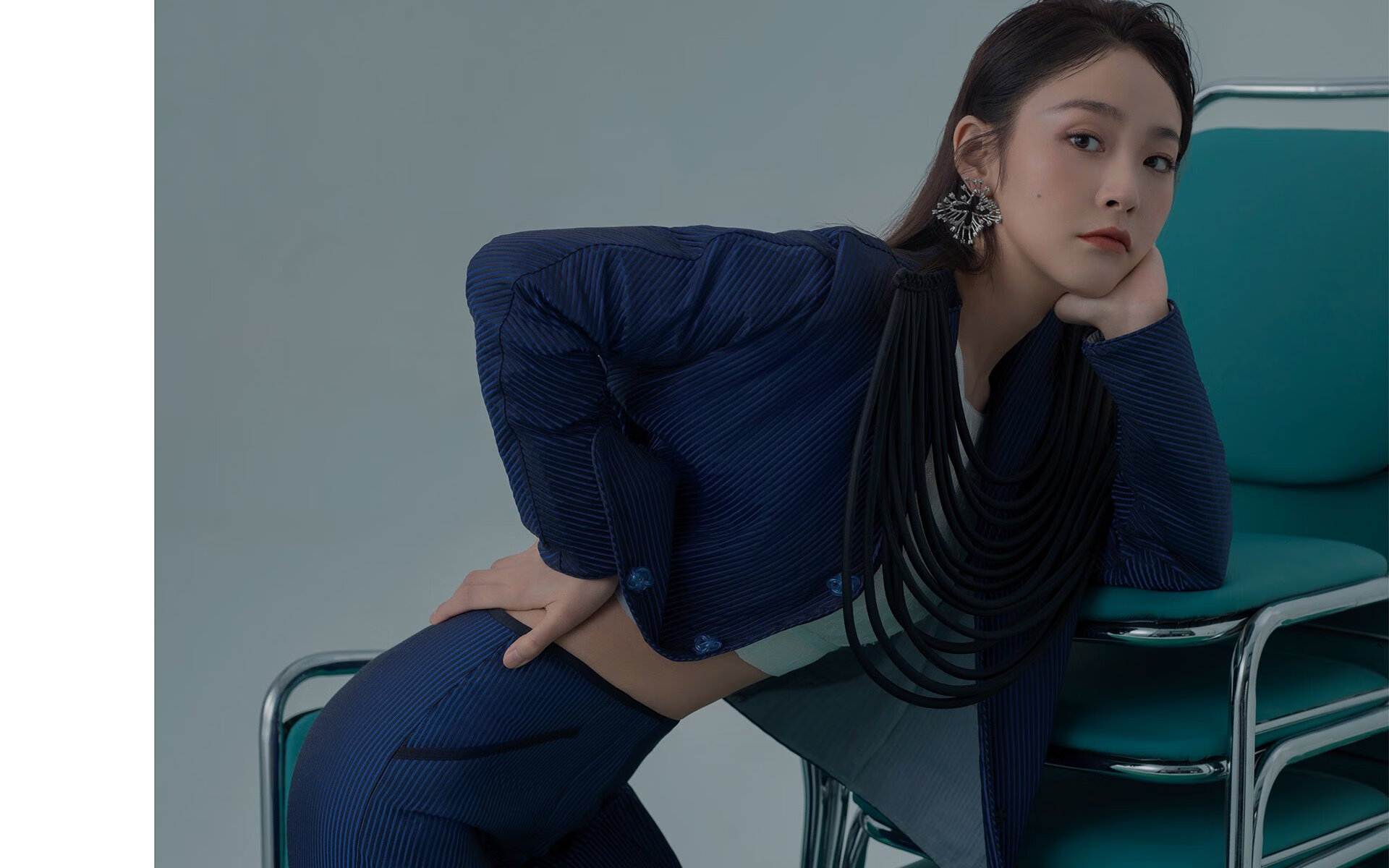 柯尔赞冲刺阶段爆发力十足,科尔阿赞